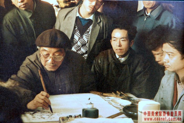 中央美院教授高冠华作范画